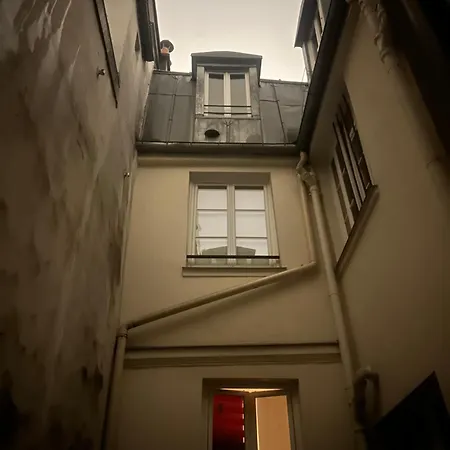 Sweet Apartment Paris