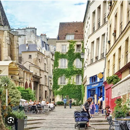 Sweet Apartment Paris